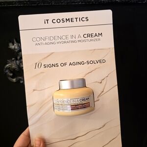 It Cosmetics Confidence In A Cream - 4 OZ - NIB